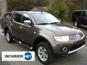 Mitsubishi L200 lateral