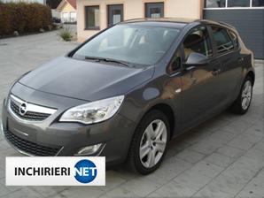Opel Astra fata