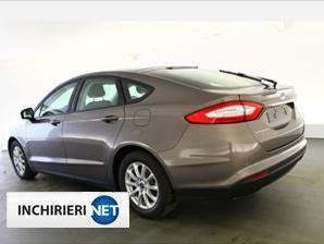 Ford Mondeo lateral