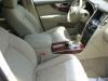 masina Infiniti Interior